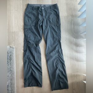 REI Woman’s Dark Gray Cargo Hiking Pants Size 2